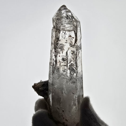 Quartz fumé Harlequin DT, calcite UV sur matrice, spécimen Valentine Pocket, Namibie, 96 x 46 x 53 mm 