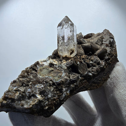 Sceptre en quartz fumé squelette, spécimen de calcite UV, poche Saint-Valentin, Goboboseb, Namibie, 117 x 60 x 59 mm 