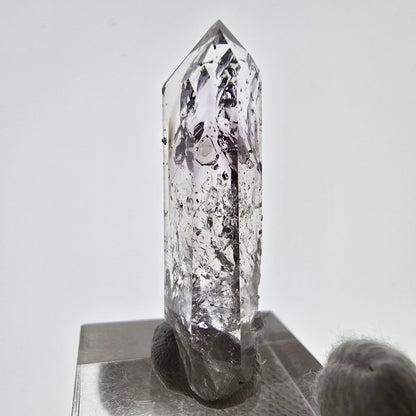 Quartz fumé fantôme Enhydro avec hématite, mine Bubble Streep, Namibie, 39 x 12 x 9 mm 