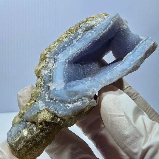 Calcédoine bleue rare, spécimen d'agate dentelle bleue Namibie 103*42*37mm 