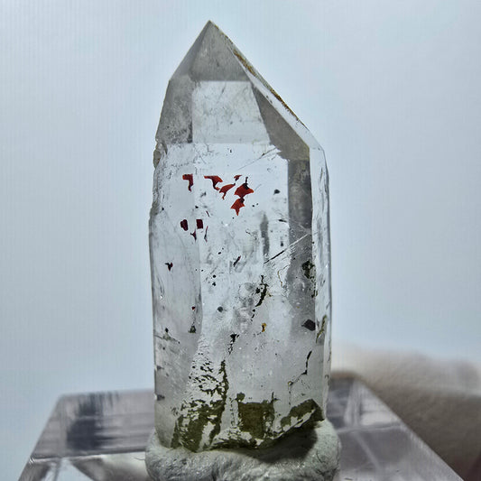 Quartz clair Harlequin Point Streep Mine, Goboboseb, Namibie 28 x 11 x 10 mm 