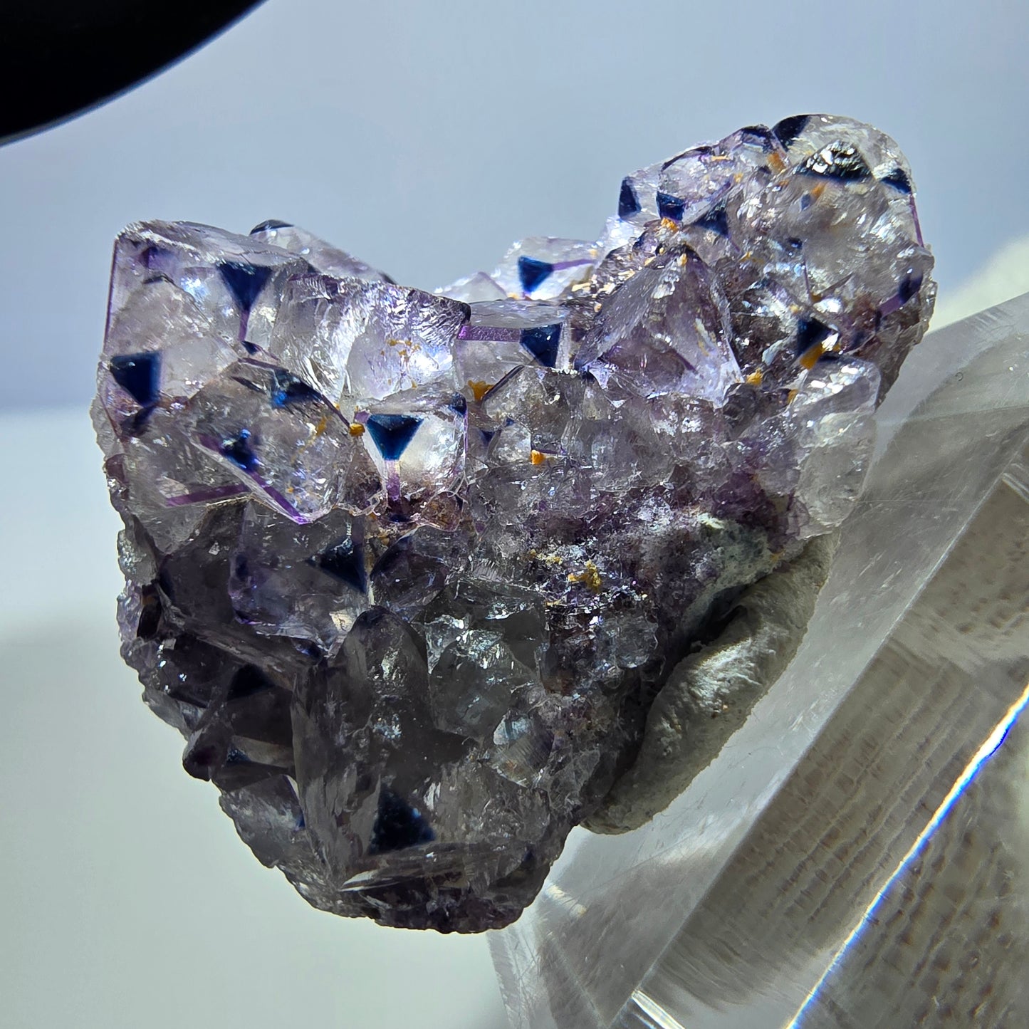Spécimen rare de cube de fluorite fantôme zonal blanc violet Okorusu, Namibie 35*23*16mm 