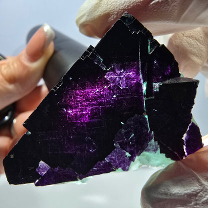 Spécimen de cube de fluorite fantôme vert violet zonal 11:11 Angel Pocket, Namibie 49*47*32mm 