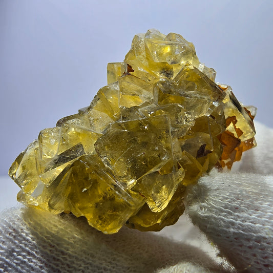 Spécimen de cube de fluorite fantôme, poche jaune miel, Okorusu, Namibie, 44 x 30 x 25 mm 
