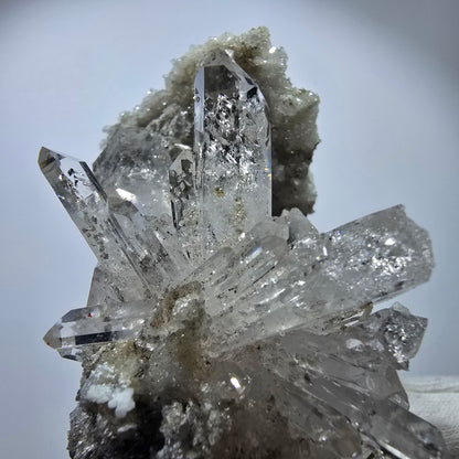 XL Phantom Smoky Quartz DT, calcite UV sur matrice Valentine Pocket, Namibie 166 x 81 x 47 mm 
