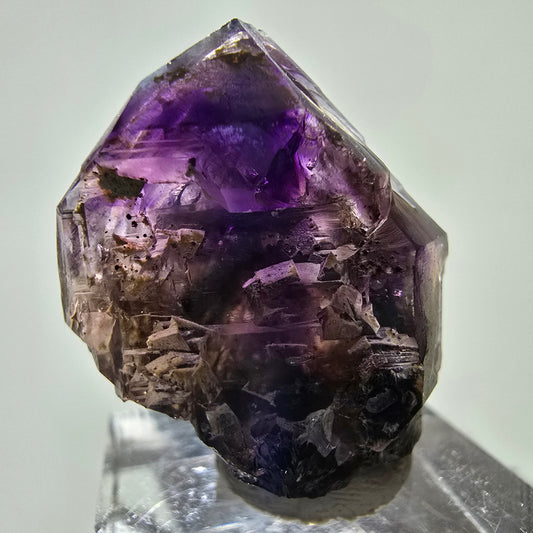 Sceptre squelette en améthyste fantôme rare, pointe Brandberg, Namibie, 30 x 24 x 20 mm 