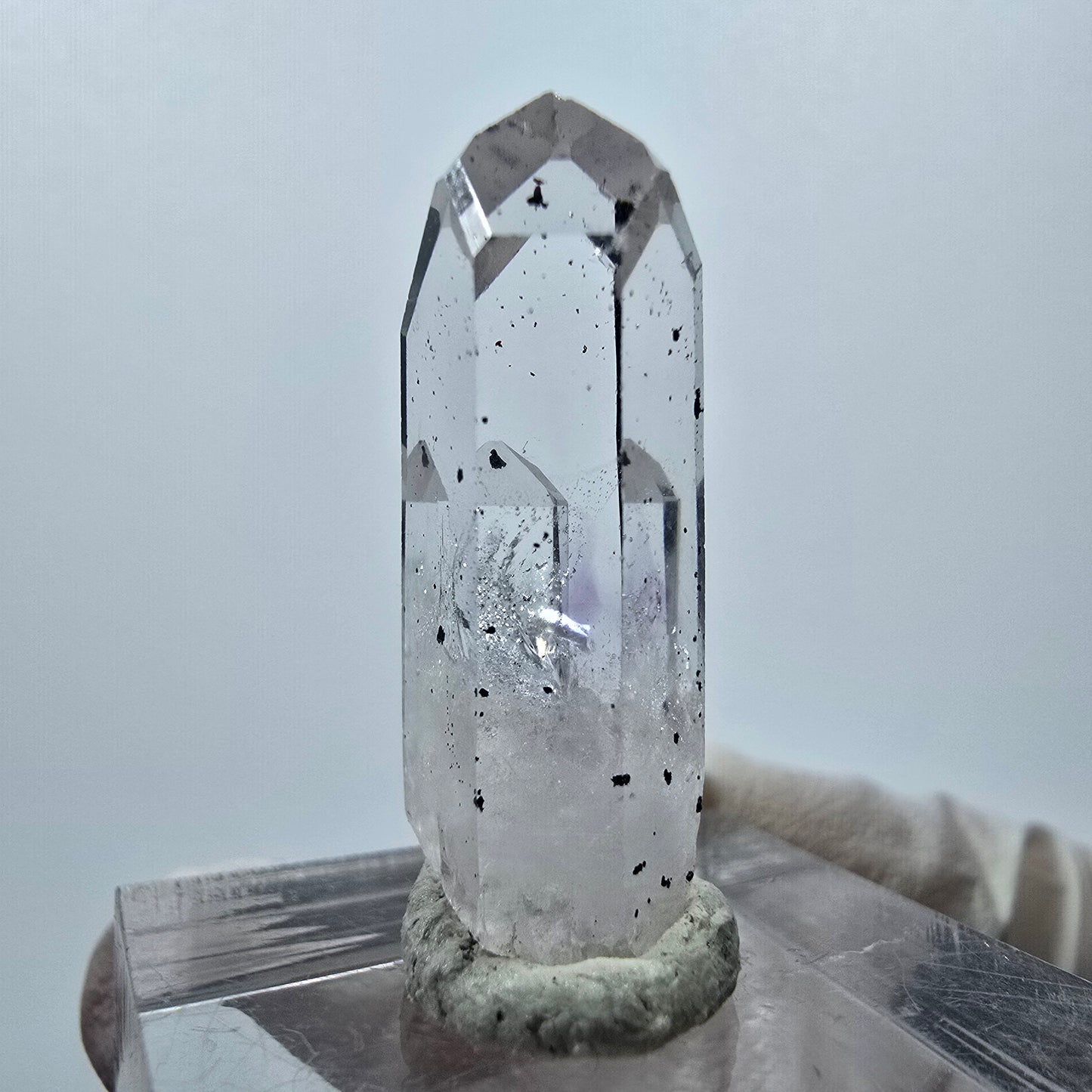 Quartz hématite transparent Point Streep Mine, Goboboseb, Namibie 27 x 11 x 8 mm 