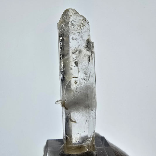 Sceptre fantôme squelette en quartz fumé, spécimen de poche Saint-Valentin, Namibie, 60 x 17 x 10 mm 