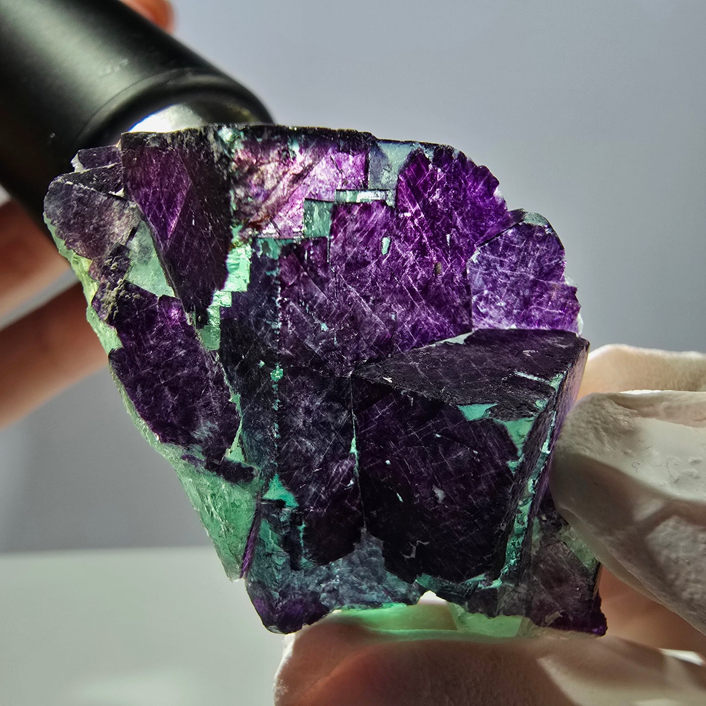 Spécimen de cube de fluorite fantôme vert violet zonal 11:11 Angel Pocket, Namibie 54*34*18mm 