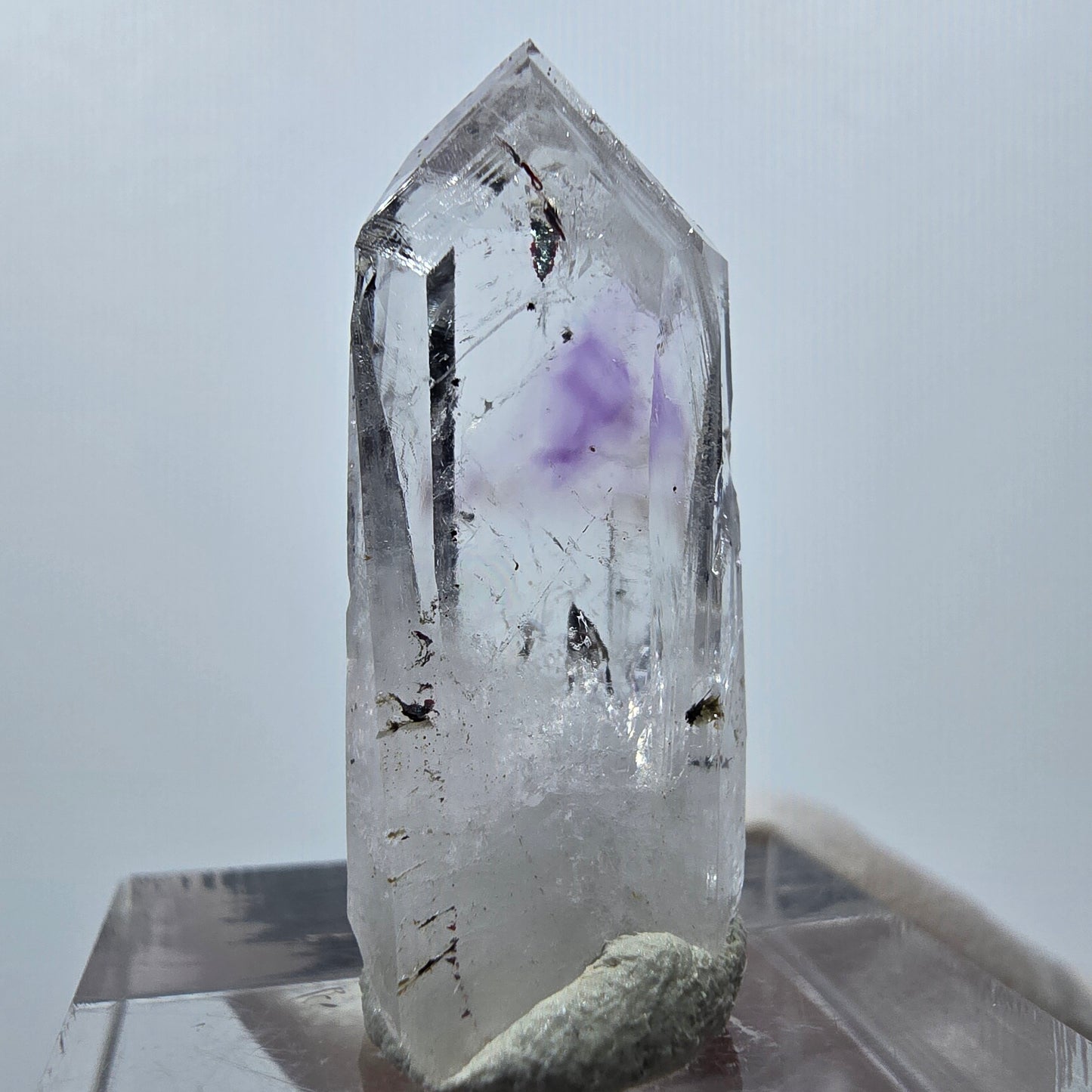 Améthyste fantôme avec hématite, mine Streep, Goboboseb, Namibie, 29 x 11 x 7 mm 