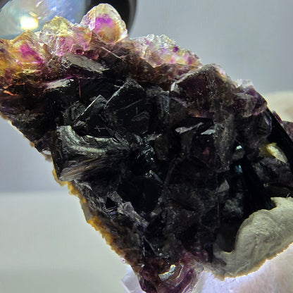 Spécimen de fluorite fantôme colorée, tourmaline scholle, muscovite, Erongo, Namibie, 36 x 28 x 16 mm 