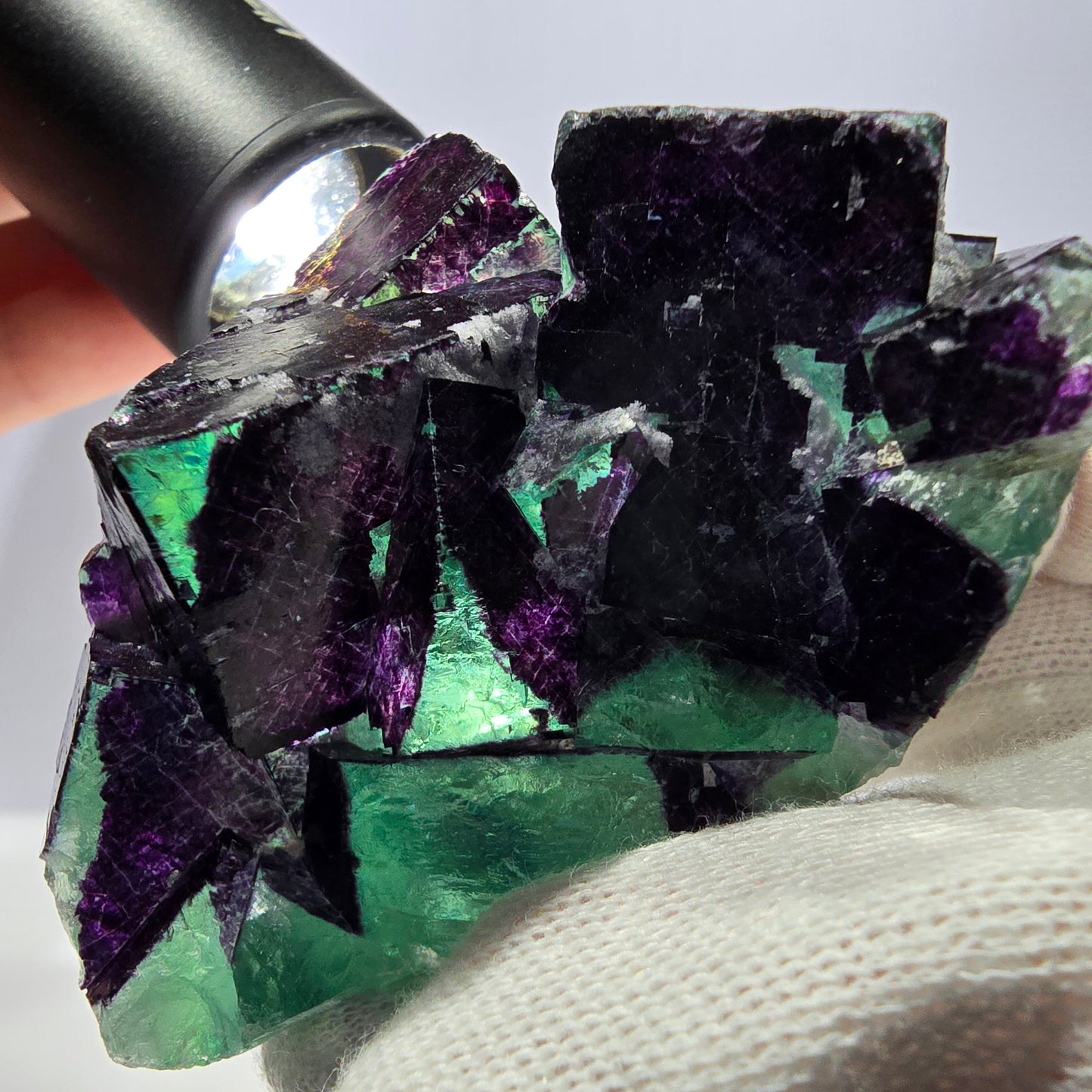 Spécimen de cube de fluorite fantôme vert violet zonal 11:11 Angel Pocket, Namibie 67*52*25mm 
