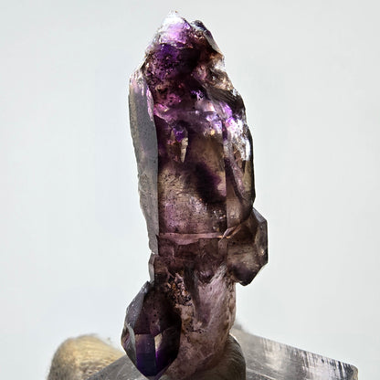 Améthyste fantôme rare, sceptre DT, amas Brandberg, Namibie, 49 x 21 x 14 mm 