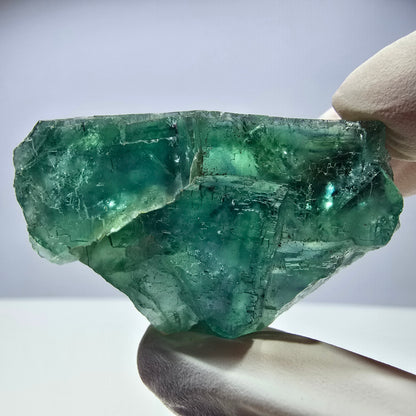Spécimen de cube de fluorite fantôme transparente, vert parqueté, Okorusu, Namibie, 50 x 34 x 21 mm 