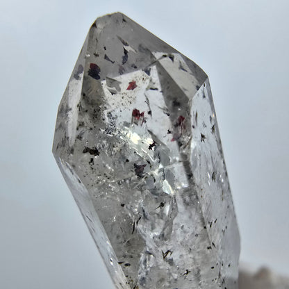 Quartz clair Harlequin Mine Point Streep, Goboboseb, Namibie 42 x 15 x 11 mm 