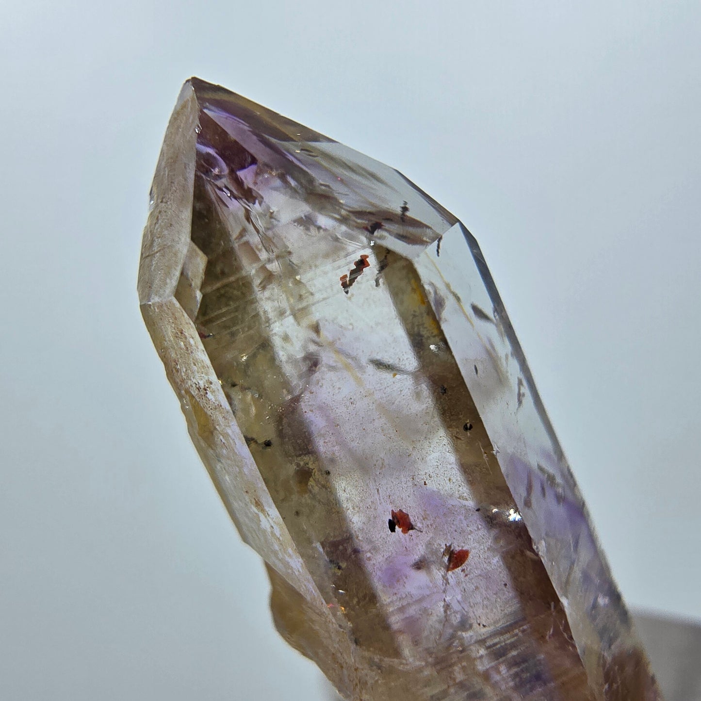 Améthyste fantôme Enhydro, mine d'hématite Streep, Goboboseb, Namibie, 32 x 11 x 11 mm 
