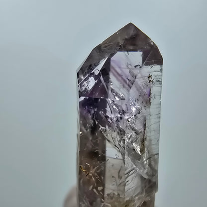 Mine d'améthyste Phantom Point Streep, Goboboseb, Namibie 48 x 14 x 10 mm 