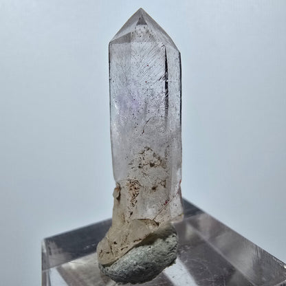 Pointe d'améthyste fantôme de Goboboseb, Namibie, 35 x 12 x 9 mm 