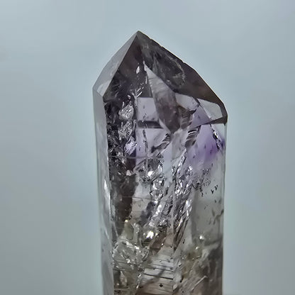 Mine d'améthyste Phantom Point Streep, Goboboseb, Namibie 48 x 14 x 10 mm 