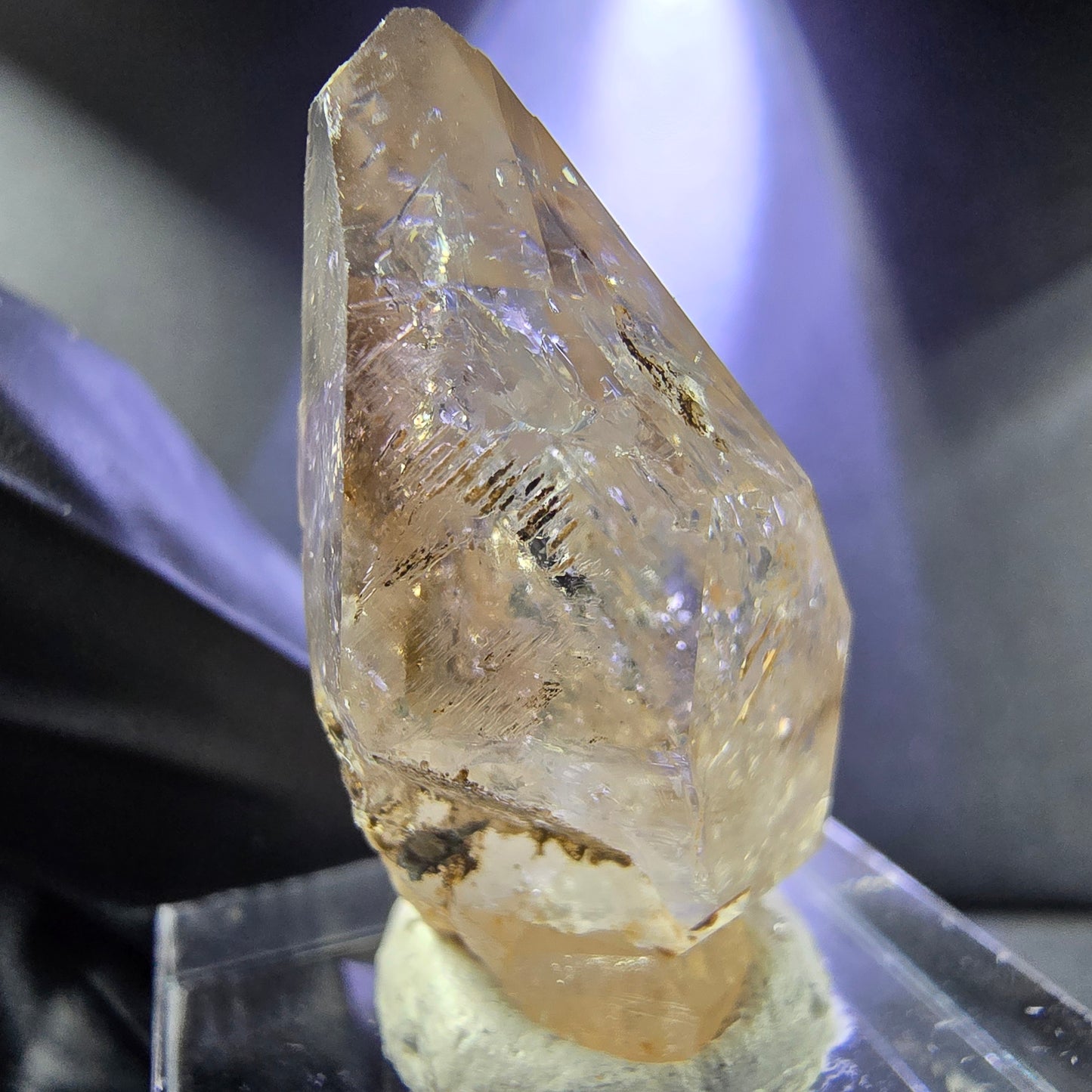 Sceptre de Quartz fumé fantôme clair, pointe à Double extrémité 30*18*15mm Goboboseb namibie
