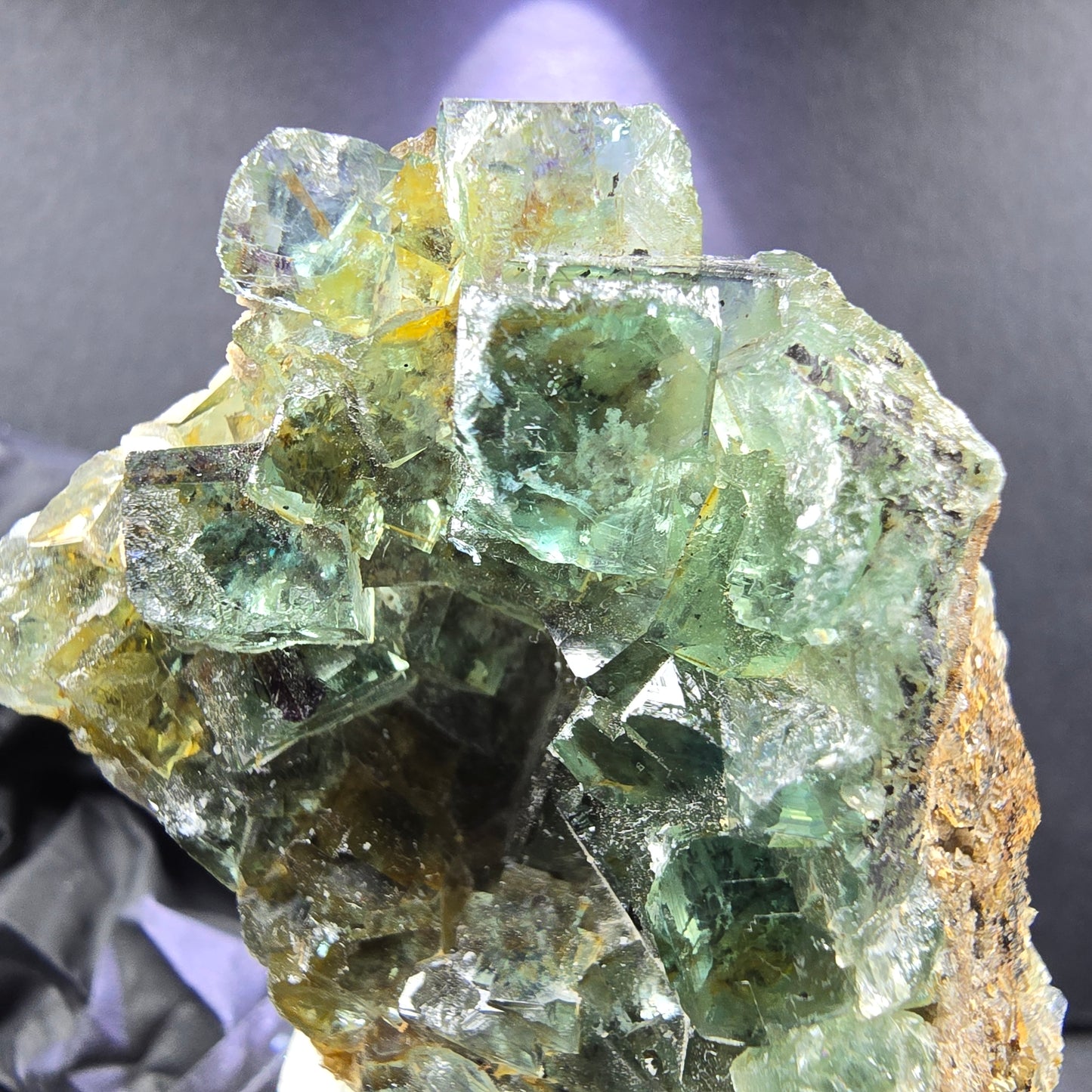 Rare Fluorite XX cube niveau vert avec inclusions 41*37*20mm Okorusu Namibie