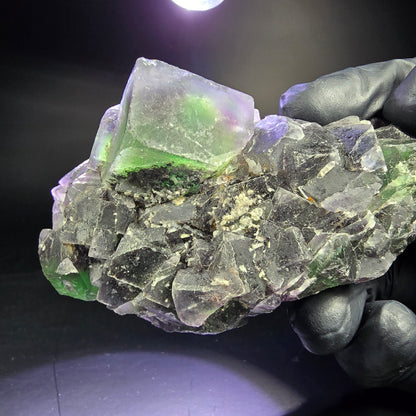 Rare niveau de cube de fluorite fantôme violet vert 86*46*31mm d'Okorusu, Namibie