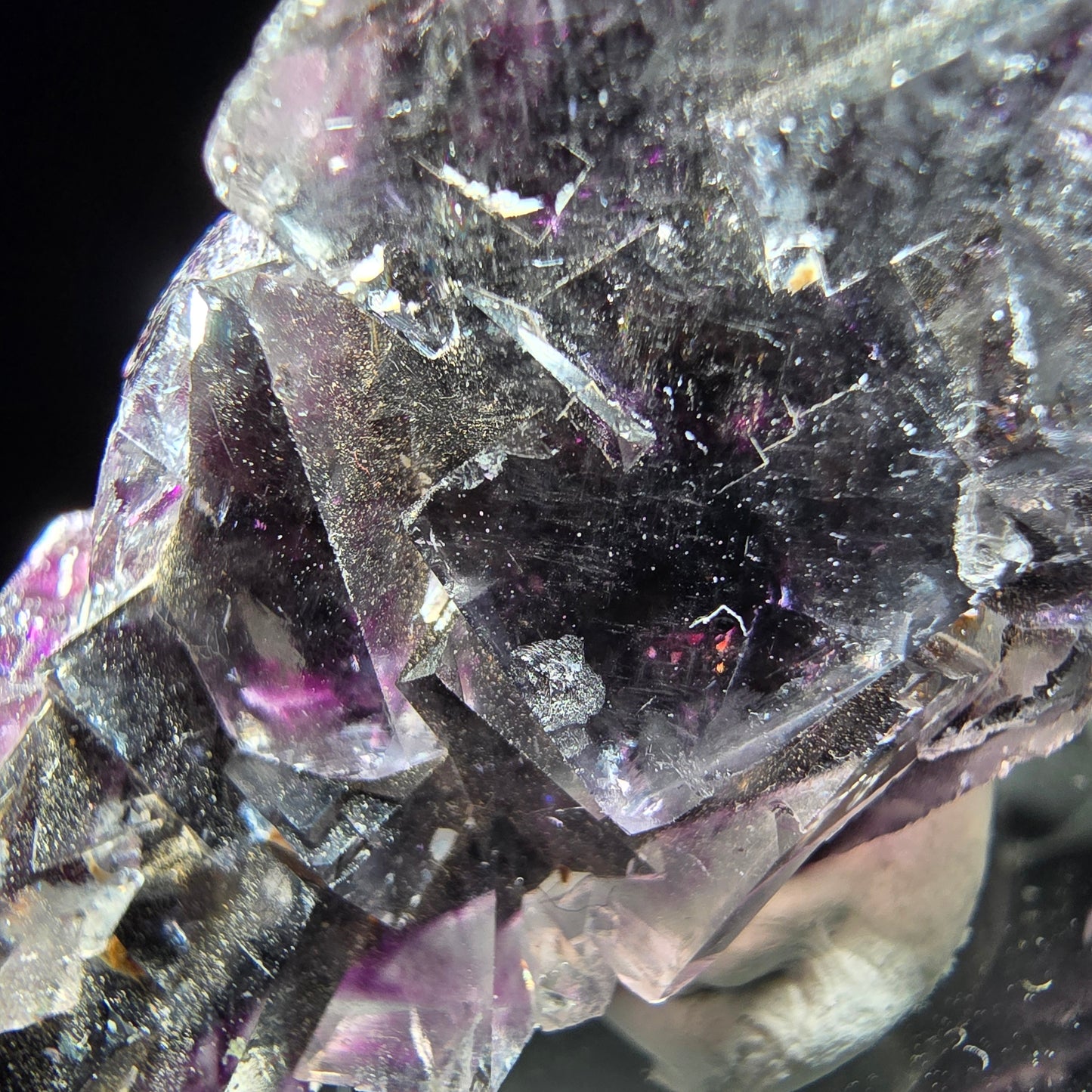 Stade de cube de fluorite fantôme violet Okorusu namibie 47*23*12mm collection minérale