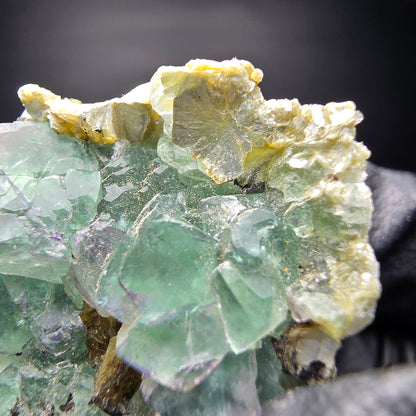 Cubes de fluorite transparents verts avec qualité muscovite, Collection Erongo namibie 29x24x19mm