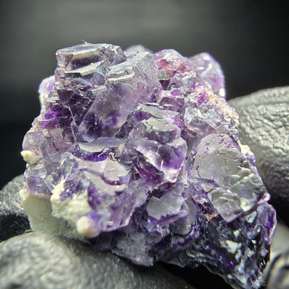 Cube de fluorite fantôme violet sur scène orthose Erongo Namibie 45*28*21mm