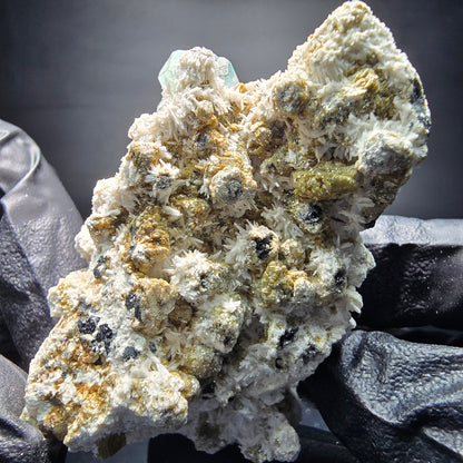 Fluorite Zonare, muscovite Schörl tourmaline étape Erongo namibie 70*38*40mm