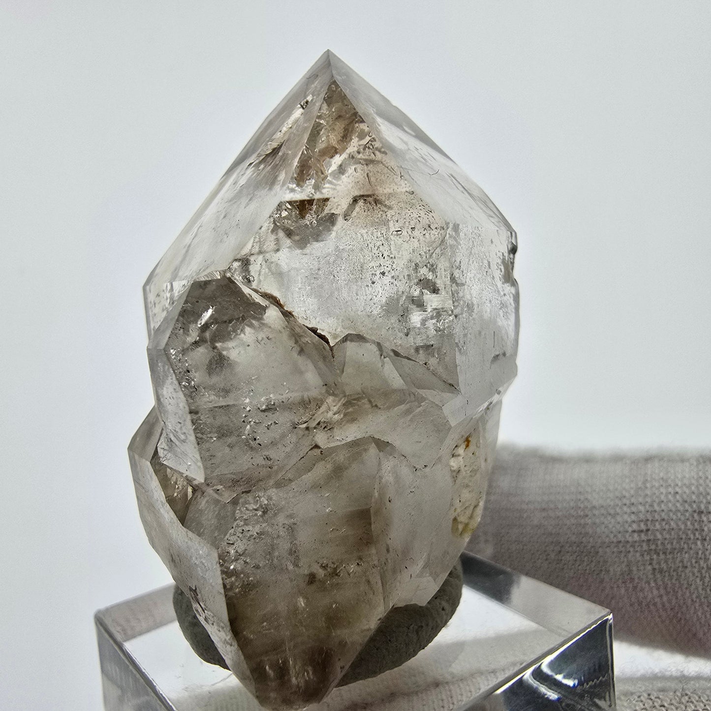 Enhydro Phantom Sceptre à Quartz Fumé Niveau 1x Bubble Goboboseb, Namibie 45*29*26mm 