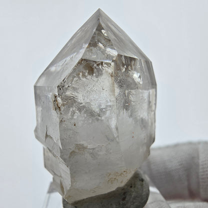 Enhydro Phantom Sceptre à Quartz Fumé Niveau 1x Bubble Goboboseb, Namibie 45*29*26mm 