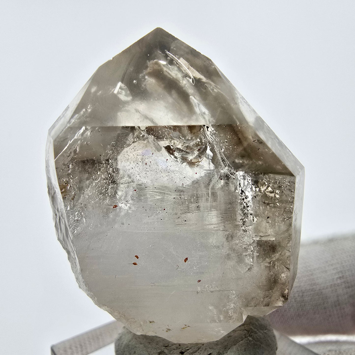 Enhydro Phantom Sceptre à Quartz Fumé Niveau 1x Bubble Goboboseb, Namibie 45*29*26mm 