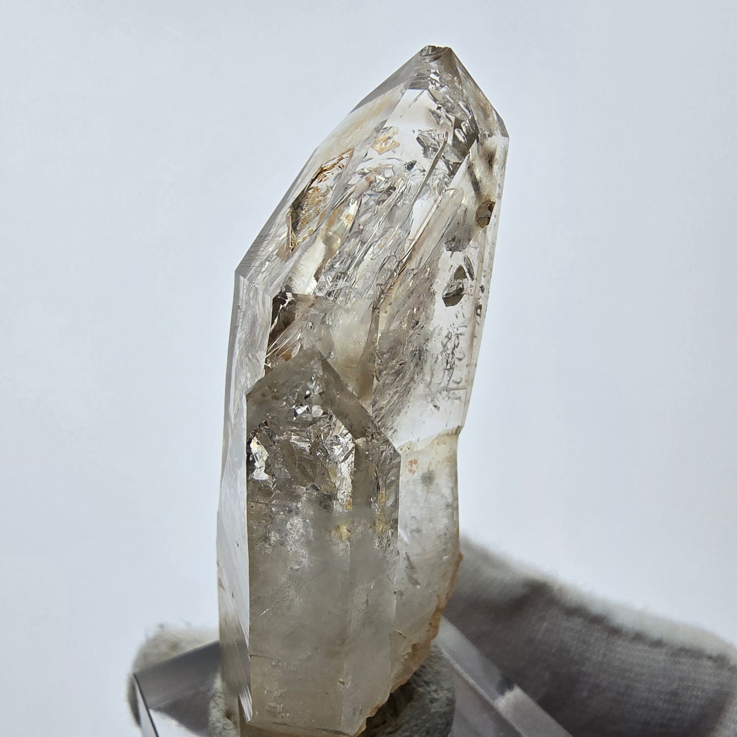 Enhydro Phantom Smoky Quartz Sceptre Tip 1x Bubble Goboboseb, Namibie 54*24*18mm 