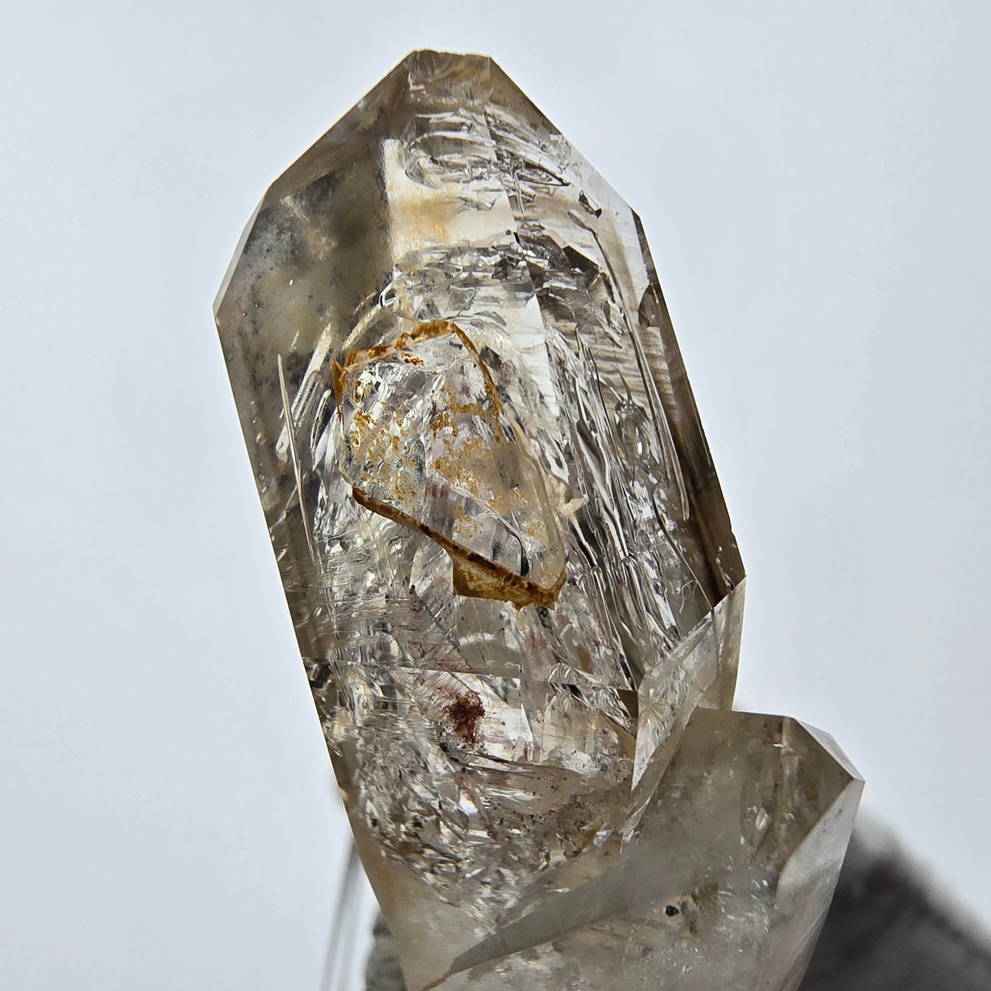 Enhydro Phantom Smoky Quartz Sceptre Tip 1x Bubble Goboboseb, Namibie 54*24*18mm 