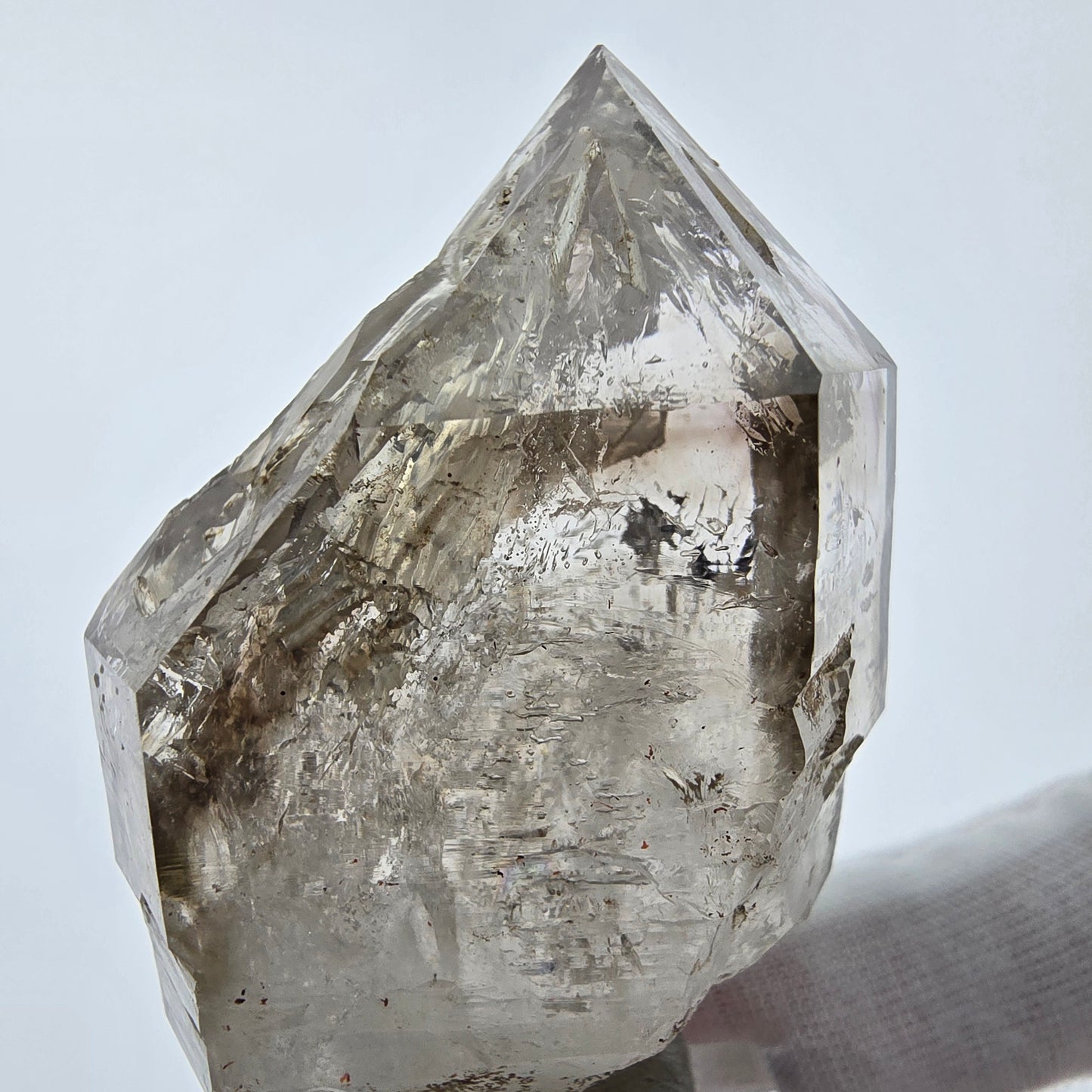 Enhydro Phantom Rauchquarz Zepter Spitze 1x Blase Goboboseb, Namibia 60*36*26mm