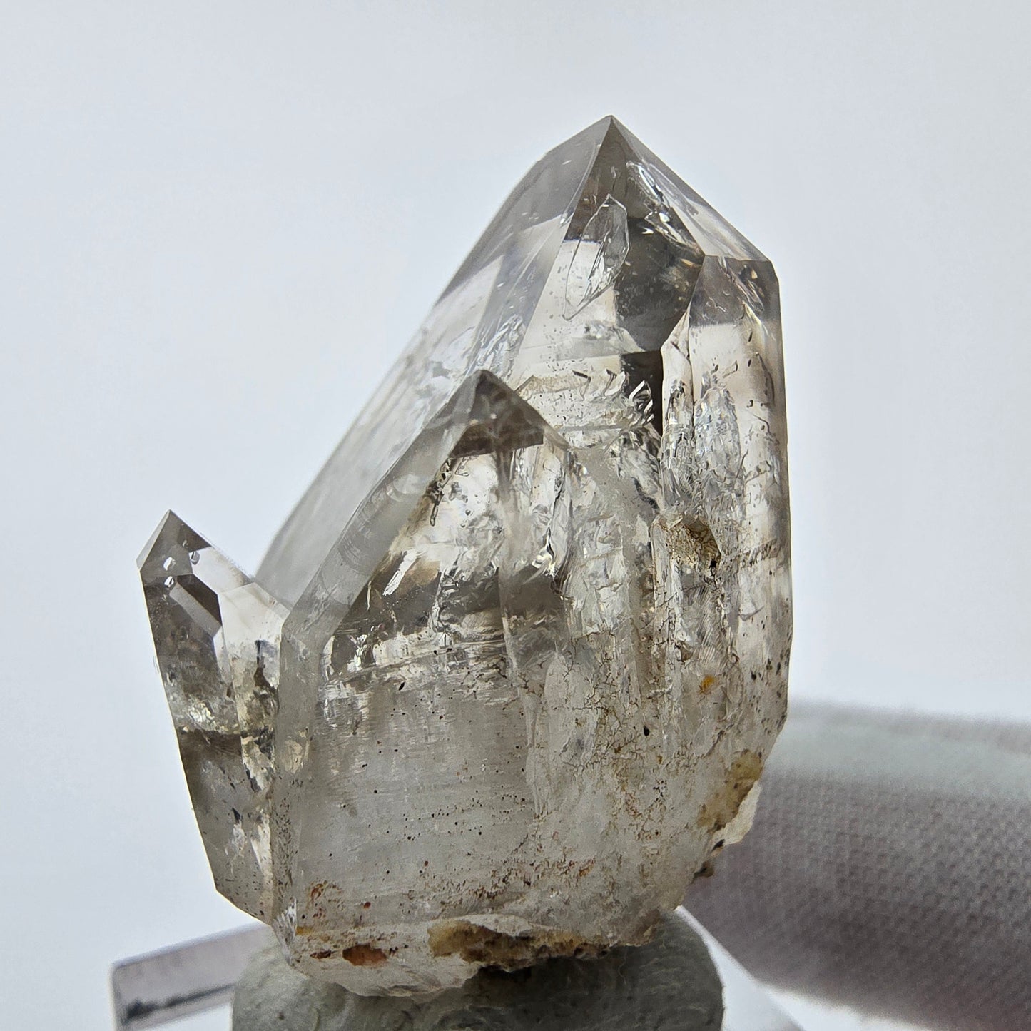 Enhydro Phantom Smoky Quartz Sceptre Tip 1x Bubble Goboboseb, Namibie 40*24*22mm 