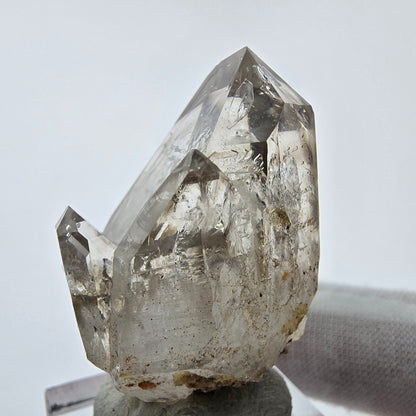 Enhydro Phantom Smoky Quartz Sceptre Tip 1x Bubble Goboboseb, Namibie 40*24*22mm 