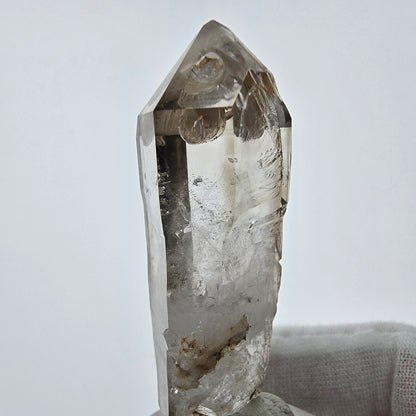 Enhydro Phantom Smoky Quartz Sceptre Tip 1x Bubble Goboboseb, Namibie 57*21*18mm 
