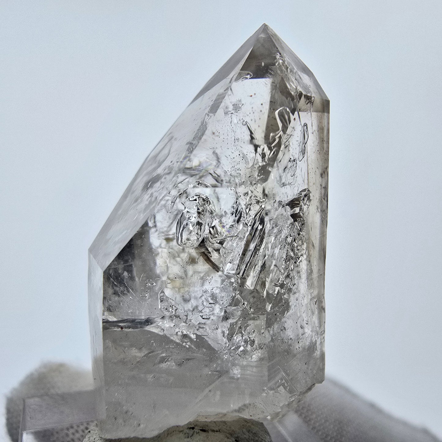 Enhydro Phantom Smoky Quartz Sceptre Tip 1x Bubble Goboboseb, Namibie 40*22*19mm 