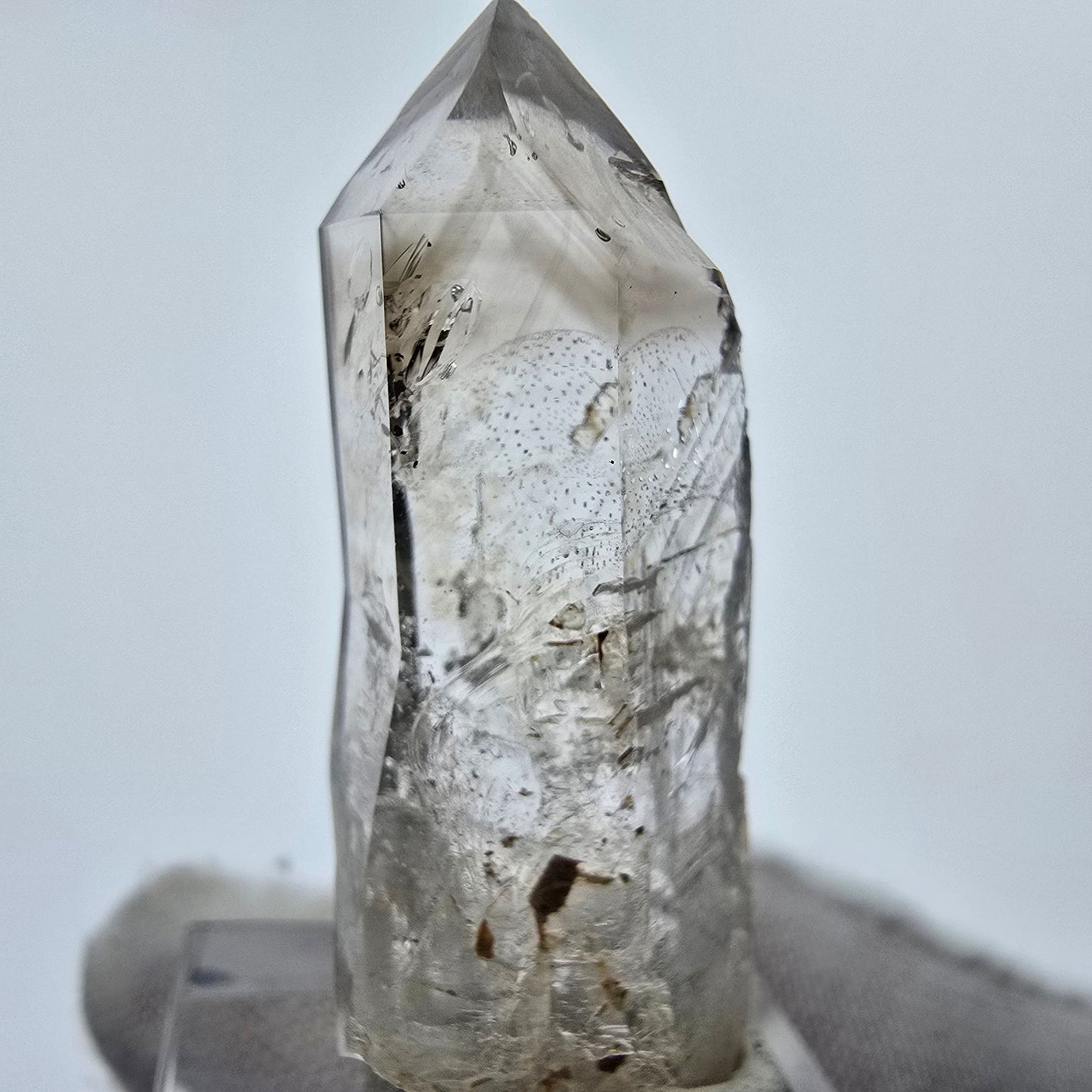 Enhydro Phantom Smoky Quartz Sceptre Tip 1x Bubble Goboboseb, Namibie 42*15*11mm 