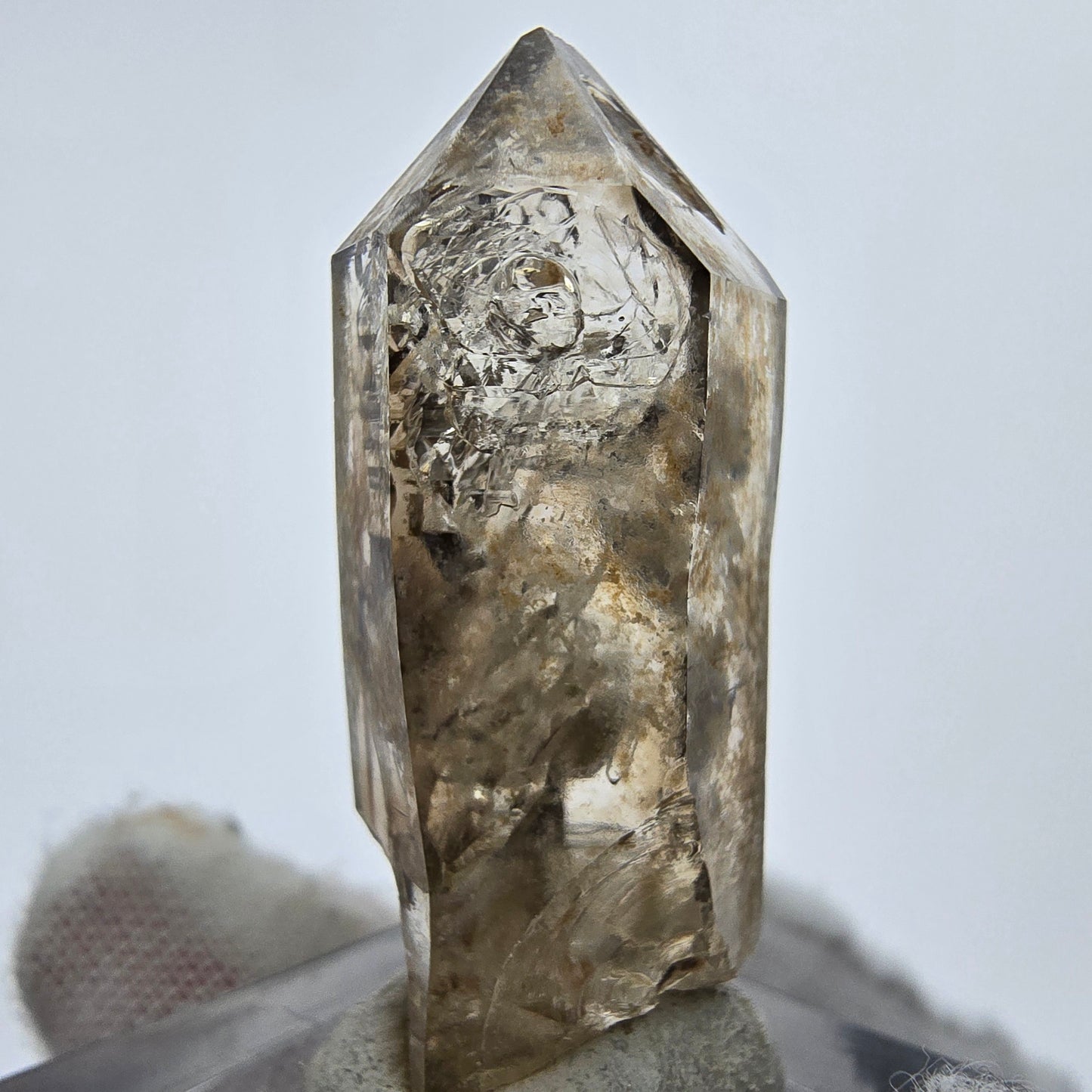 Enhydro Phantom Rauchquarz Spitze 1x Blase Goboboseb Namibia 36*14*11mm Sammlung