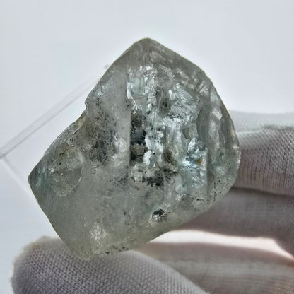 Cristal topaze X transparent, Spitzkoppe bleu blanc, Erongo, Namibie 37*26*19mm 