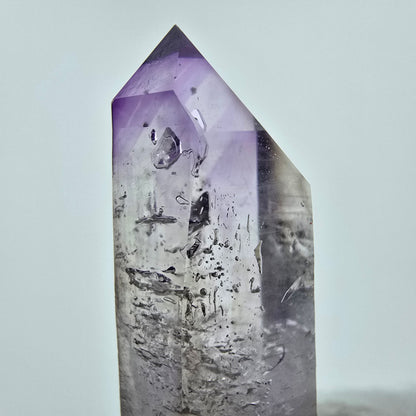 Cristal d'améthyste fantôme transparent Goboboseb, Namibie 41*15*11mm Collection 