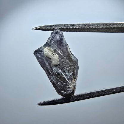 Cristal de tanzanite rare, bleu poli Tanzanie 18*9*8mm 
