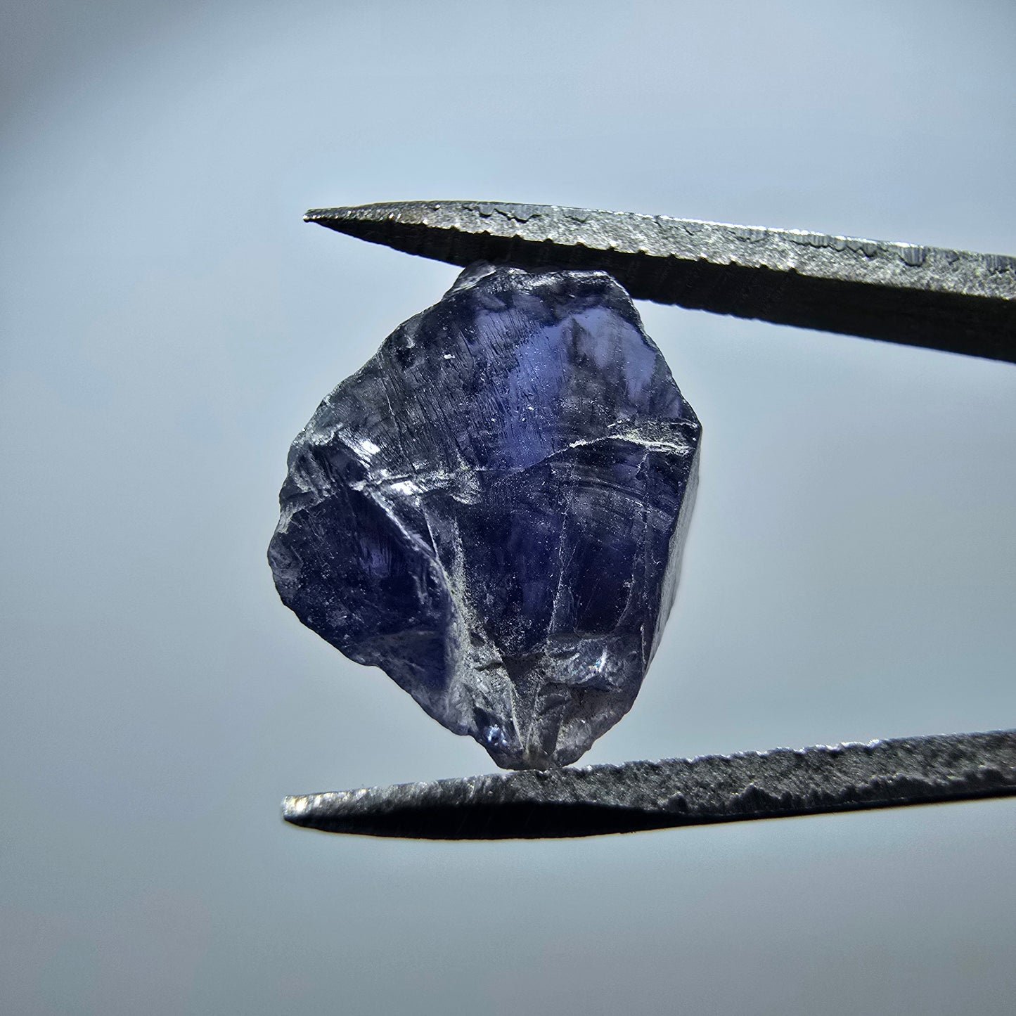 Cristal de tanzanite rare, bleu poli Tanzanie 11*11*8mm 
