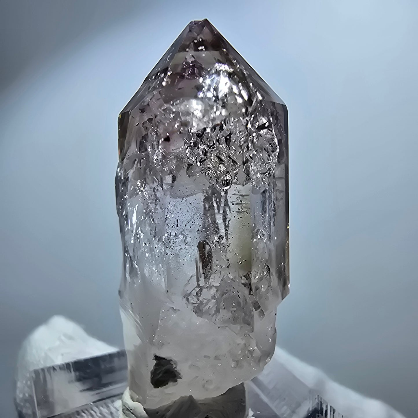 Sceptre d'améthyste fantôme Enhydro, 1x Bubble Goboboseb, Namibie 40 x 18 x 13 mm 