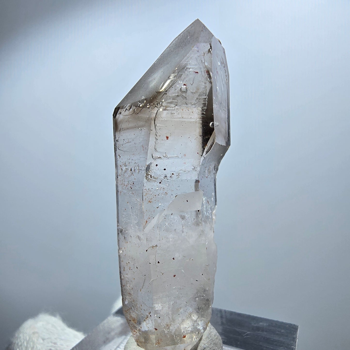 Sceptre Enhydro Phantom Smoky Quartz DT, 1x Bubble Goboboseb, Namibie 45*15*13mm 