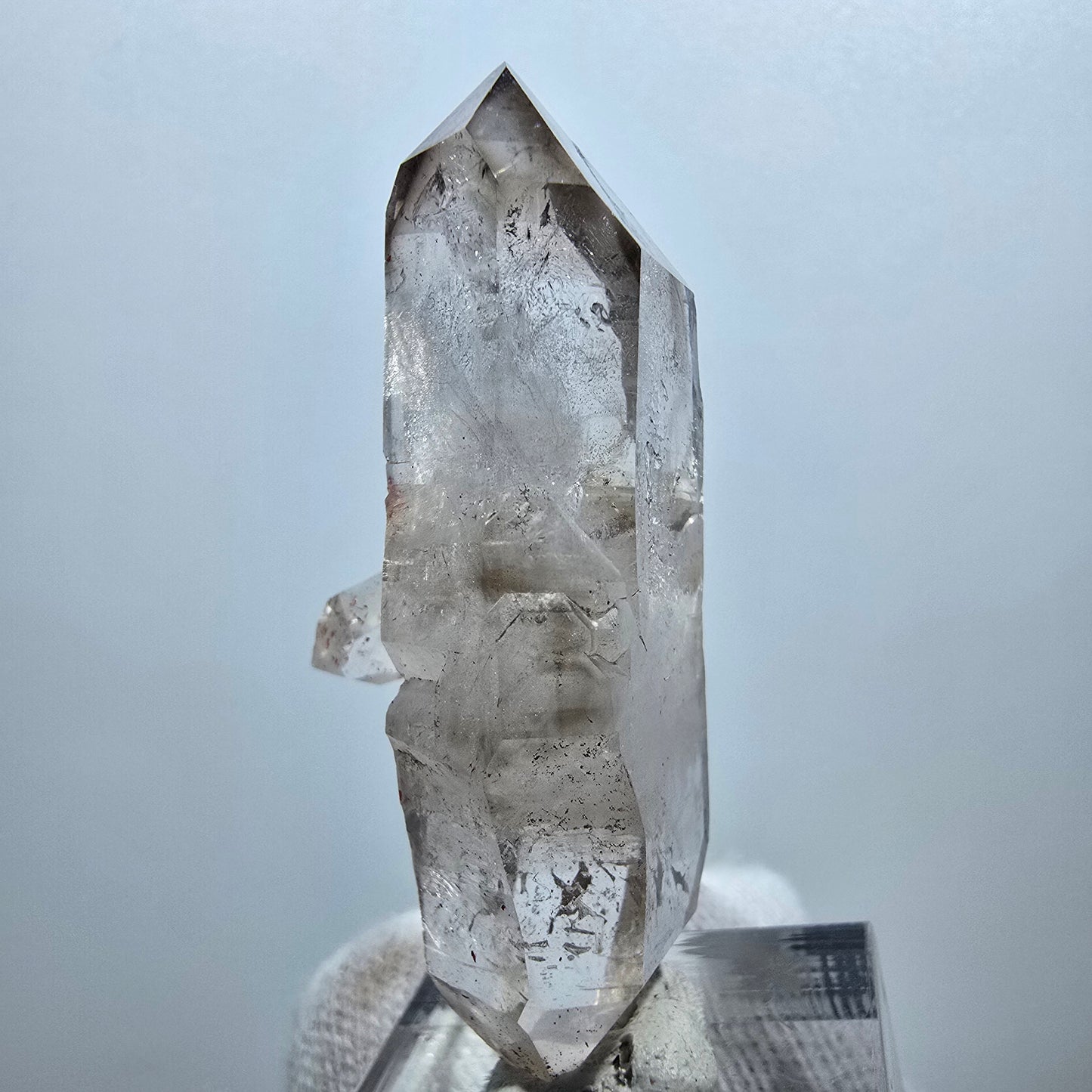 Quartz fumé fantôme transparent DT Scepter Point Goboboseb, Namibie 54 x 31 x 23 mm 