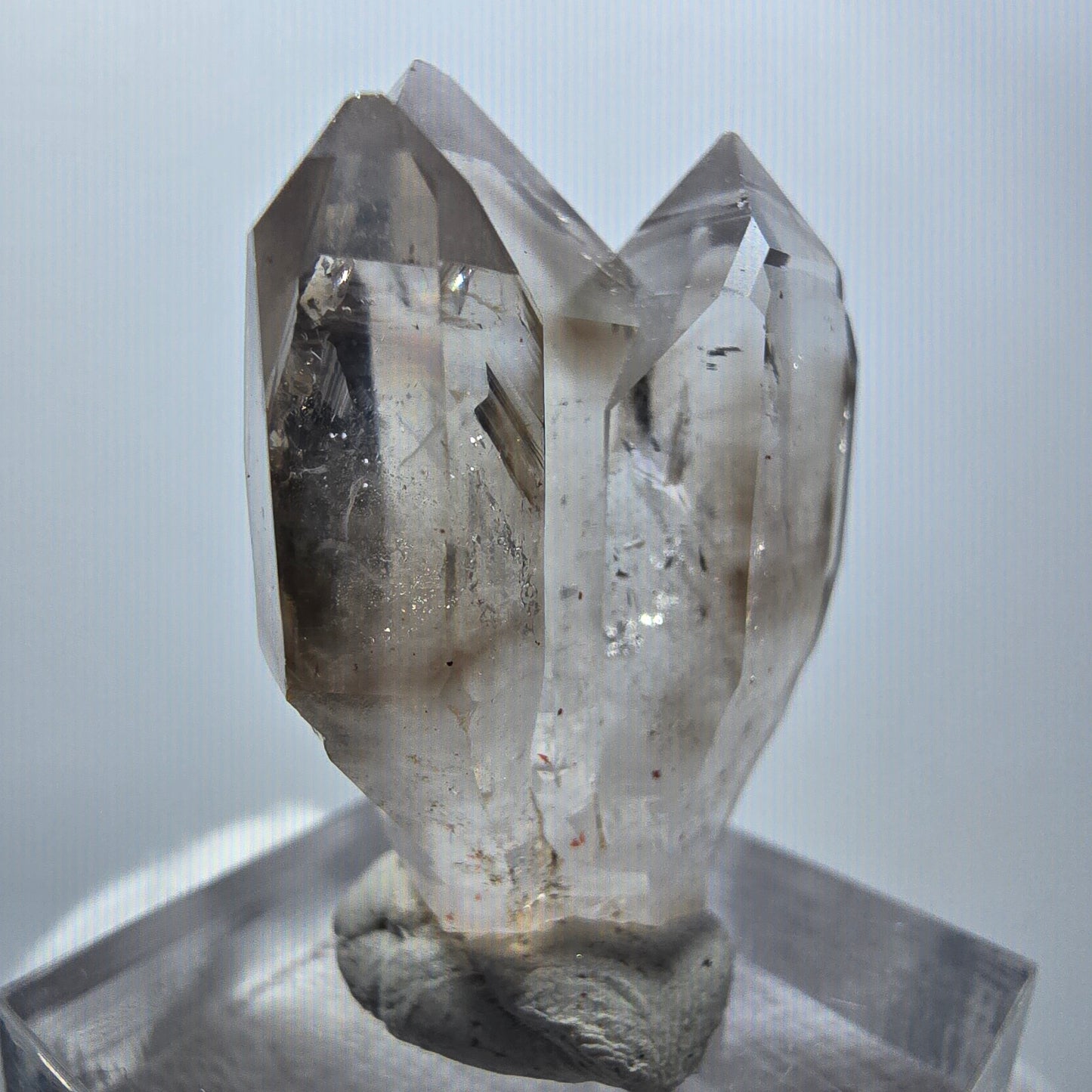 Amas de quartz fumé fantôme transparent, Goboboseb, Namibie, 34 x 26 x 17 mm 